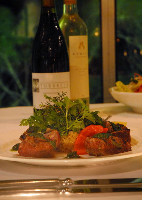 Chris\'s Beacon Point Restaurant & Villas - Accommodation Gold Coast 13