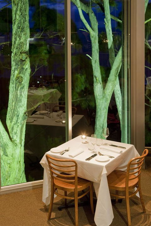 Chris\'s Beacon Point Restaurant & Villas - Accommodation Gold Coast 11