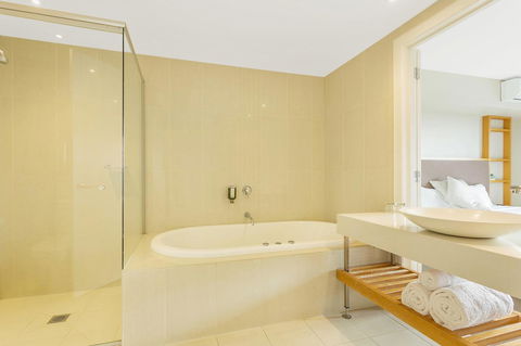 Deep Blue Hotel & Hot Springs - Accommodation Gold Coast 20