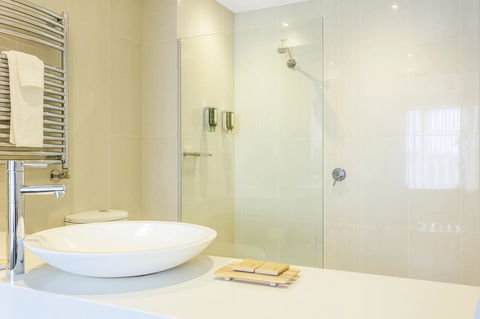 Deep Blue Hotel & Hot Springs - Accommodation Gold Coast 10