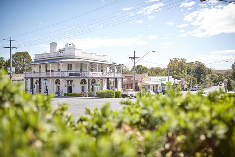 The Alexandra Hotel - 1 Gold Coast 0