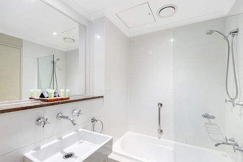 Batman\'s Hill On Collins - Accommodation Gold Coast 10