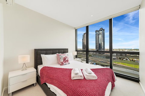 Best Views On Collins - Accommodation Gold Coast 37