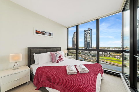 Best Views On Collins - Accommodation Gold Coast 35