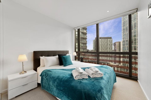 Best Views On Collins - Accommodation Gold Coast 22