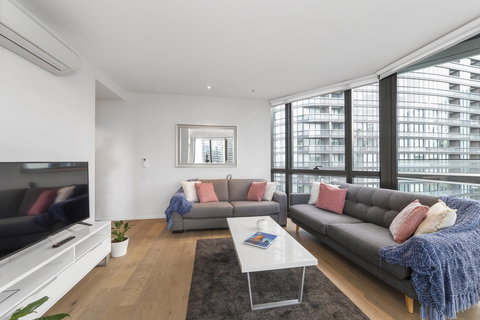 Best Views On Collins - Accommodation Gold Coast 26