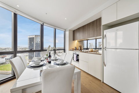 Best Views On Collins - Accommodation Gold Coast 29