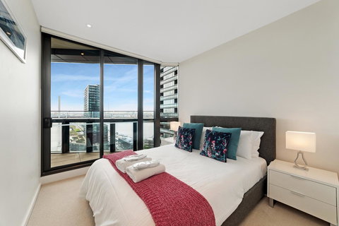 Best Views On Collins - Accommodation Gold Coast 12