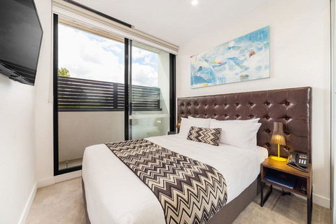 Whitehorse Apartments Hotel - Gold Coast 4U 2