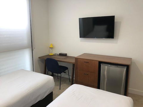 Whitehorse Apartments Hotel - Gold Coast 4U 5