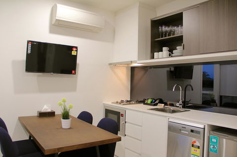 Whitehorse Apartments Hotel - Gold Coast 4U 20