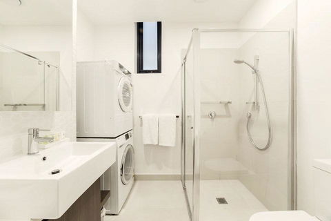 Whitehorse Apartments Hotel - Gold Coast 4U 1