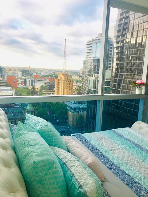 La Maison - Great View, Free Parking, Pool, Gym, Perfectly Located 2BR Apartment - Accommodation Gold Coast 19