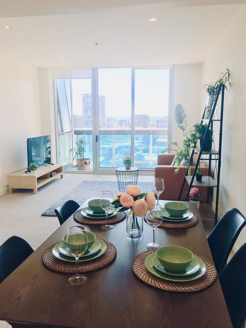 La Maison - Great View, Free Parking, Pool, Gym, Perfectly Located 2BR Apartment - Accommodation Gold Coast 24