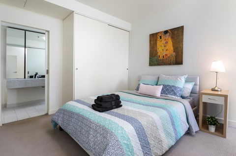 La Maison - Great View, Free Parking, Pool, Gym, Perfectly Located 2BR Apartment - Accommodation Gold Coast 5