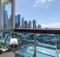 La Maison - Great View Free Parking Pool Gym Perfectly located 2BR apartment - Accommodation Gold Coast
