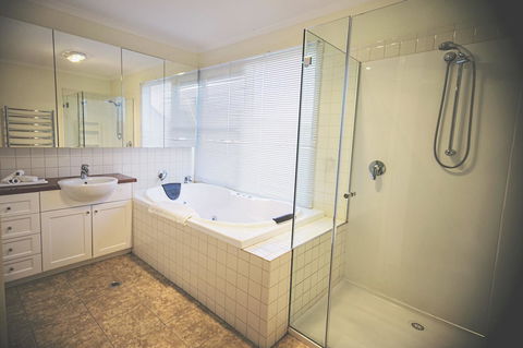 Rayville Boat Houses - Accommodation Gold Coast 13