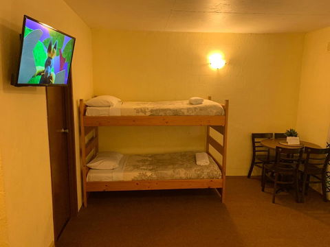 Mountain Creek Motel Bar & Restaurant - Gold Coast 4U 5