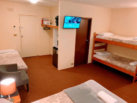 Mountain Creek Motel Bar & Restaurant - Gold Coast 4U 4