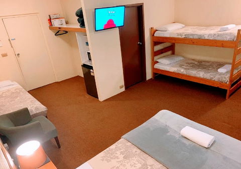 Mountain Creek Motel Bar & Restaurant - Gold Coast 4U 6