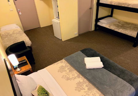 Mountain Creek Motel Bar & Restaurant - Gold Coast 4U 8