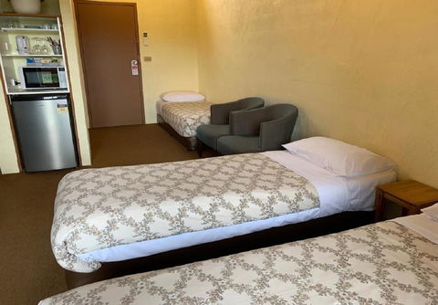 Mountain Creek Motel Bar & Restaurant - Gold Coast 4U 30
