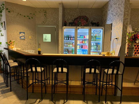 Mountain Creek Motel Bar & Restaurant - Gold Coast 4U 10