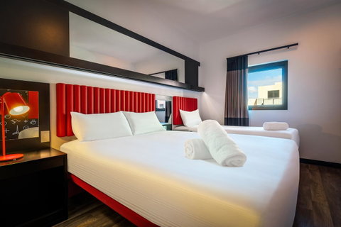 Essence Hotel Carlton - Accommodation Gold Coast 15