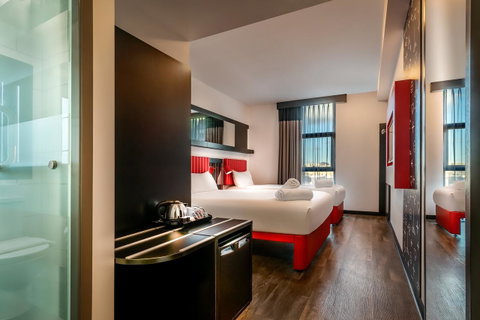 Essence Hotel Carlton - Accommodation Gold Coast 14