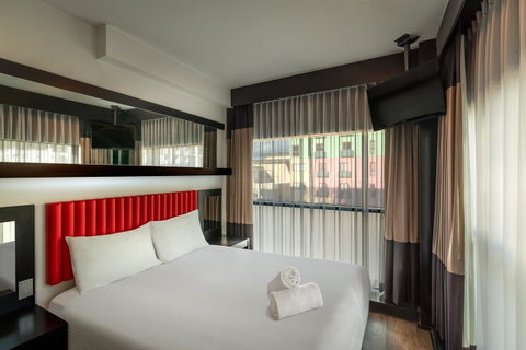 Essence Hotel Carlton - Accommodation Gold Coast 6