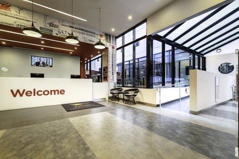 Essence Hotel Carlton - Accommodation Gold Coast 22