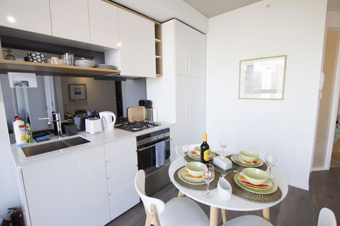Carlson View Serviced Apartments - Accommodation Gold Coast 7