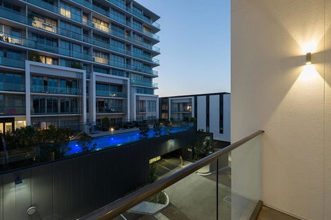 Doncaster Private Collection 2 Bed Townhouse@Pearl - Accommodation Gold Coast 10