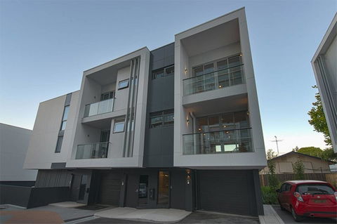 Doncaster Private Collection 2 Bed Townhouse@Pearl - Accommodation Gold Coast 15