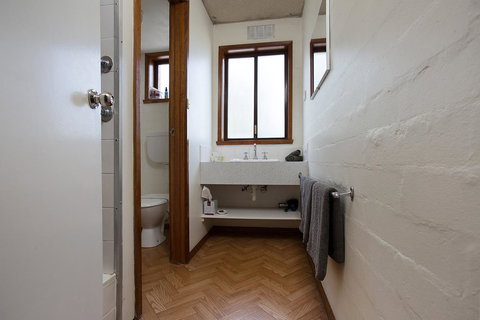 Eastern Beach Holiday Units - Accommodation Gold Coast 4