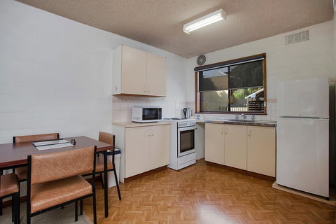 Eastern Beach Holiday Units - Accommodation Gold Coast 3