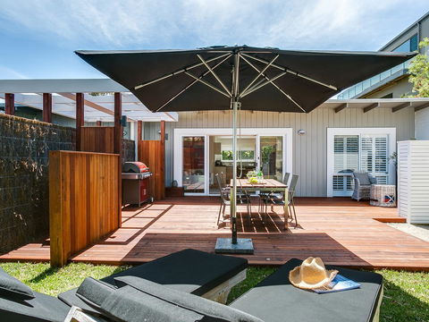 Capella Villa No. 4 - Stunning Luxury Decor Inside And Out - Accommodation Gold Coast 0