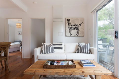 Capella Villa No. 4 - Stunning Luxury Decor Inside And Out - Accommodation Gold Coast 3