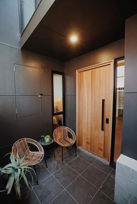 THE WAREHOUSE APARTMENTS - Accommodation Gold Coast 5