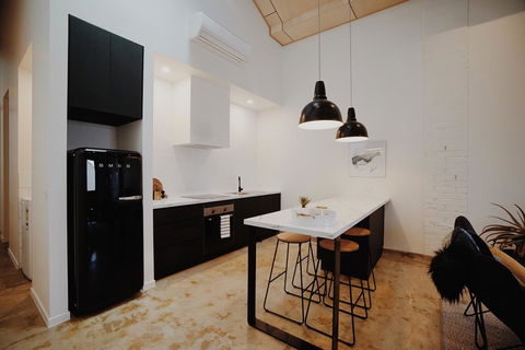 THE WAREHOUSE APARTMENTS - Accommodation Gold Coast 11
