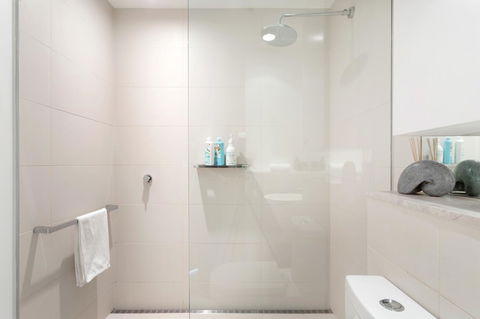 Modern Apartment In The Heart Of St Kilda - Gold Coast 4U 15