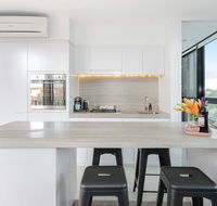 Modern Apartment in the heart of St Kilda - Gold Coast 4U