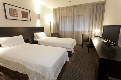 Causeway 353 Hotel - Accommodation Gold Coast 6