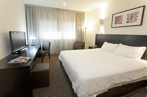 Causeway 353 Hotel - Accommodation Gold Coast 0