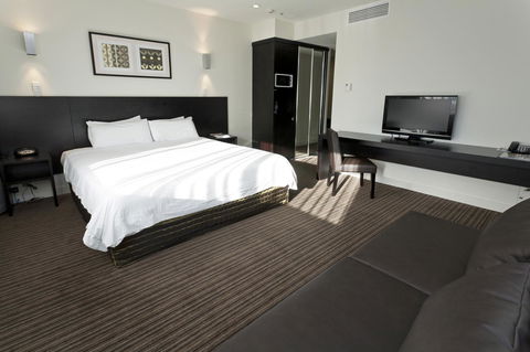 Causeway 353 Hotel - Accommodation Gold Coast 8