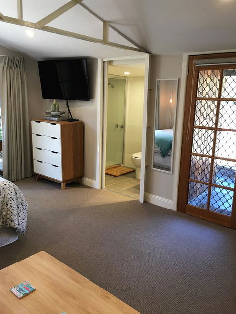 The Cosy Bungalow - 1 Gold Coast 3