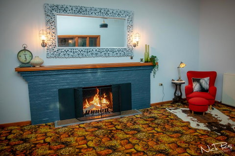 Amara Springs Guest House - Accommodation Gold Coast 9
