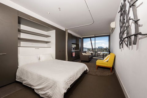 Amazing Accommodations : South Yarra - 1 Gold Coast 29
