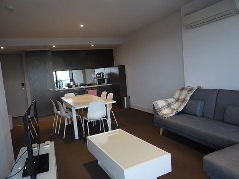 Amazing Accommodations : South Yarra - 1 Gold Coast 9