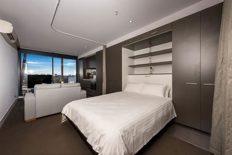 Amazing Accommodations : South Yarra - 1 Gold Coast 19